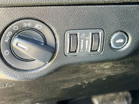 Used 2022 Dodge Charger SXT w/ Blacktop Package image 10