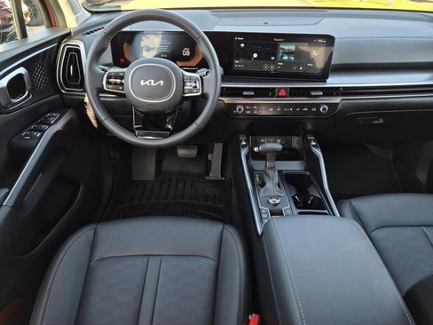Used 2025 Kia Sorento EX w/ Panoramic Sunroof Package FWD image 16