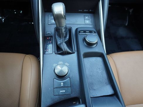Used 2017 Lexus IS 200t w/ Premium Package RWD image 22