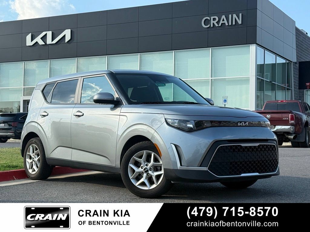 Certified 2024 Kia Soul LX w/ Option Group 015 FWD image 1