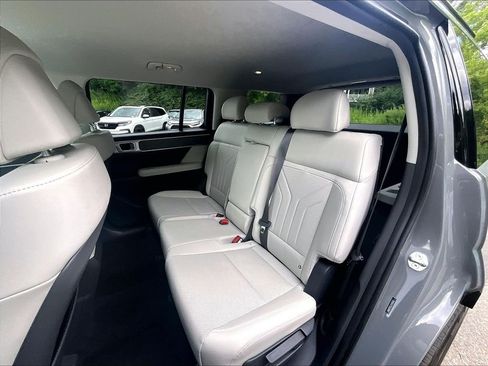Used 2026 Hyundai Santa Fe SEL AWD/4WD image 15