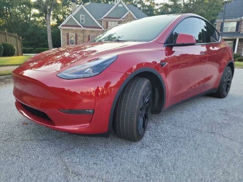 Used 2023 Tesla Model Y AWD image 1