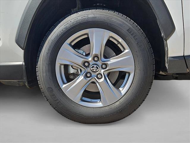 Used 2023 Toyota RAV4 LE AWD/4WD image 22
