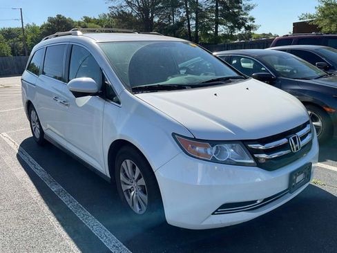 Used 2016 Honda Odyssey SE image 3