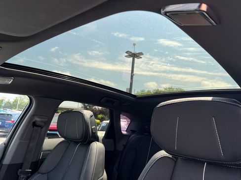 Certified 2025 Cadillac Optiq Sport 2 w/ LPO, Floor Liner Package AWD/4WD image 21