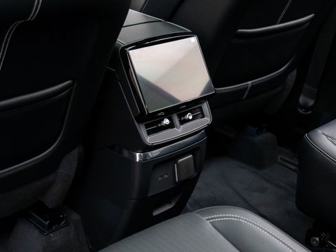 New 2026 Cadillac Vistiq Sport image 20