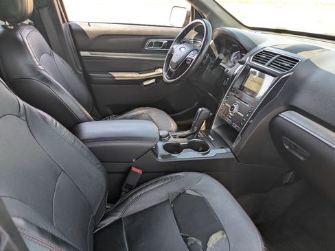 Used 2018 Ford Explorer Sport w/ Equipment Group 401A AWD/4WD image 12