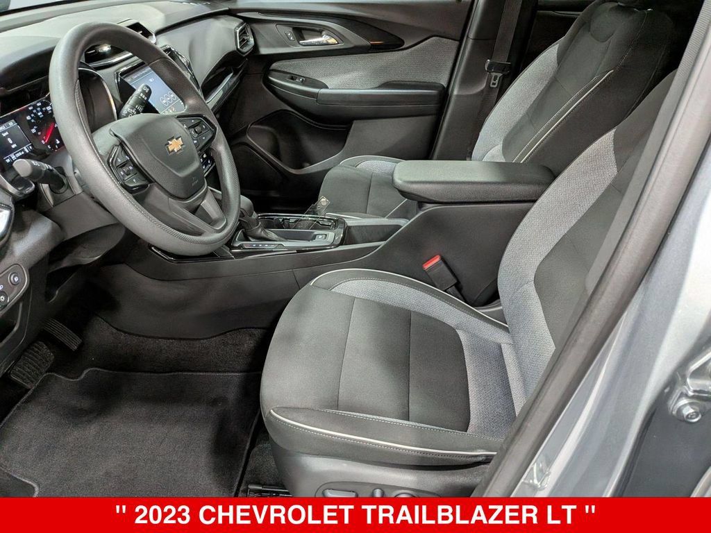 Used 2023 Chevrolet TrailBlazer LT w/ Convenience Package AWD/4WD image 12