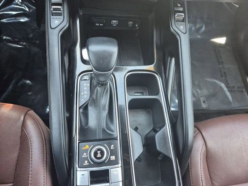 Used 2024 Kia Telluride EX image 11
