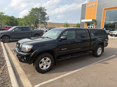Used 2011 Toyota Tacoma 4x4 Double Cab w/ TRD Sport Pkg w/JBL Audio image 7