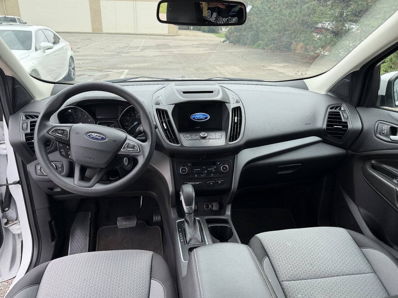 Used 2018 Ford Escape SE w/ Ford Safe & Smart Package AWD/4WD image 8