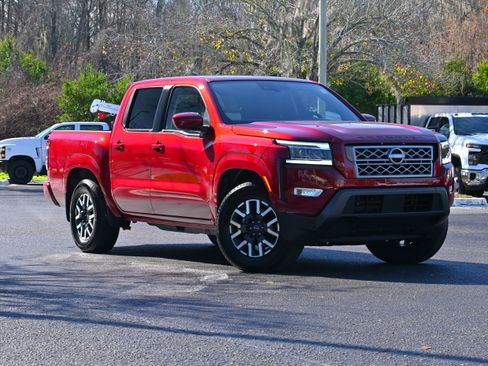 Used 2024 Nissan Frontier SL w/ Technology Package image 2