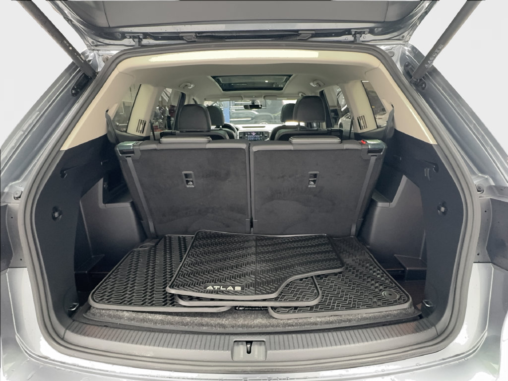 Used 2023 Volkswagen Atlas SE w/ Panoramic Sunroof Package FWD image 19