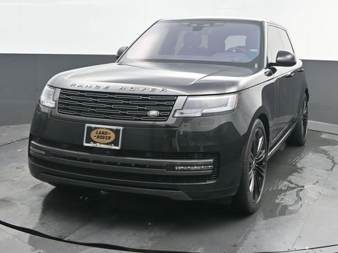 Used 2023 Land Rover Range Rover SE image 3