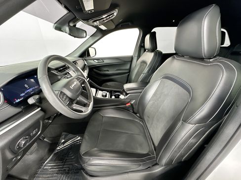 Used 2023 Jeep Grand Cherokee Altitude AWD/4WD image 20