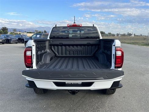 New 2026 GMC Canyon Elevation w/ Convenience Package image 27
