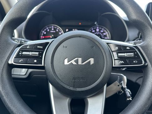 Certified 2023 Kia Forte LXS w/ LXS Technology Package image 33