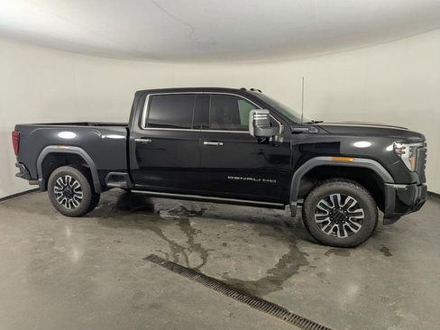 Used 2024 GMC Sierra 2500 Denali Ultimate w/ Snow Plow Prep/Camper Package image 8