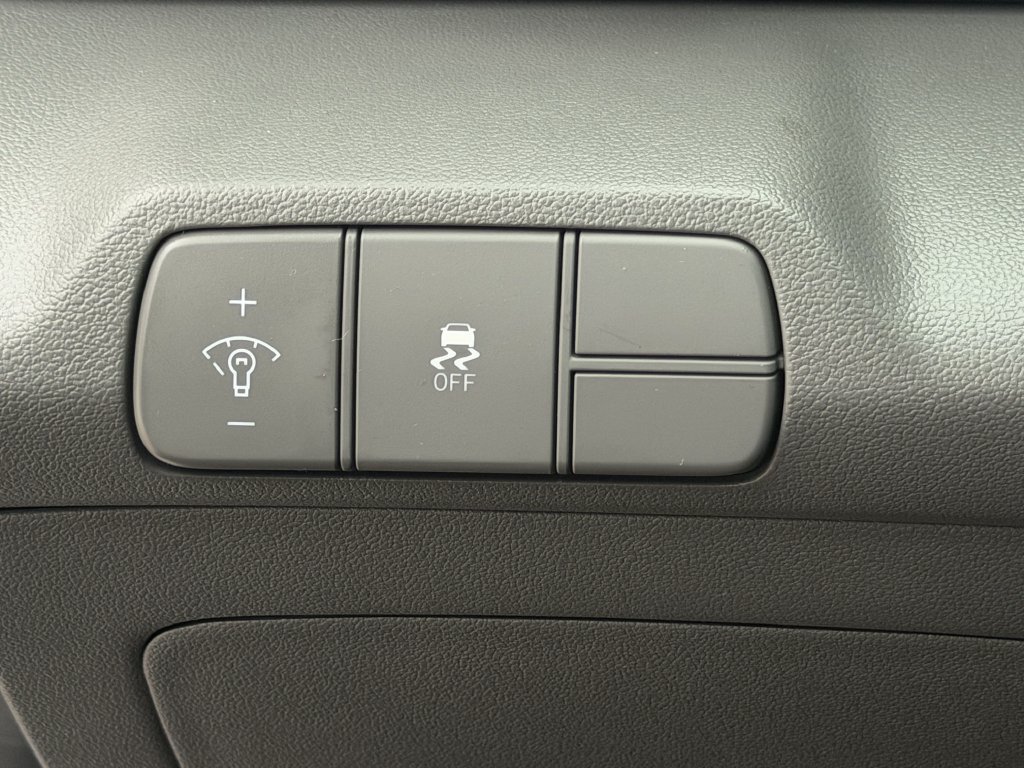 Used 2024 Hyundai Elantra SEL w/ Convenience Package FWD image 23