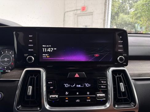 Used 2022 Kia Sorento SX Prestige w/ Rust Color Package AWD/4WD image 34