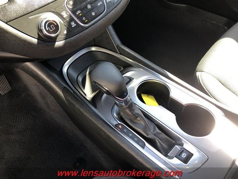 Used 2022 Chevrolet Malibu LT FWD image 15