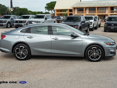 Used 2024 Chevrolet Malibu LT FWD image 3