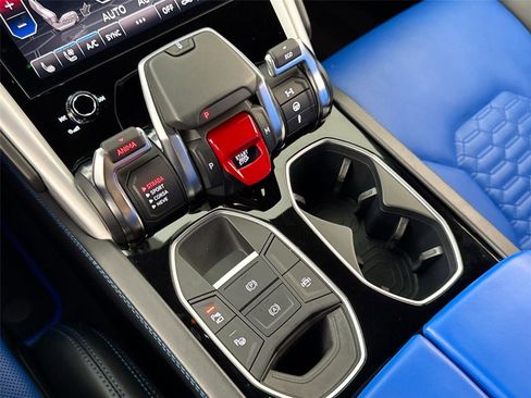 Used 2021 Lamborghini Urus image 21
