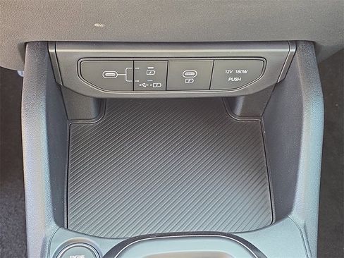 New 2025 Kia K4 LXS image 27