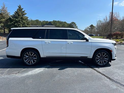 Used 2022 Cadillac Escalade ESV Sport Platinum RWD image 30