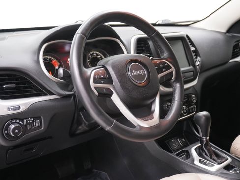Used 2016 Jeep Cherokee Limited image 9
