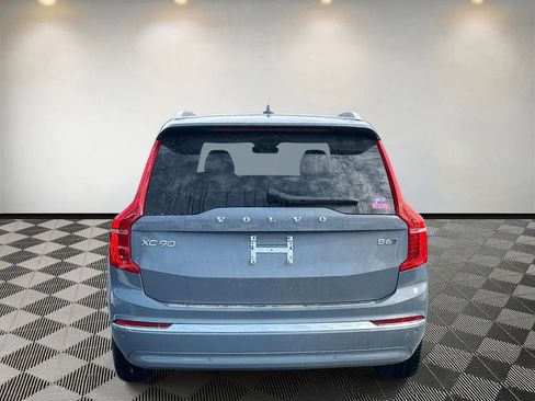 Used 2023 Volvo XC90 B6 Ultimate w/ Lounge Package image 4