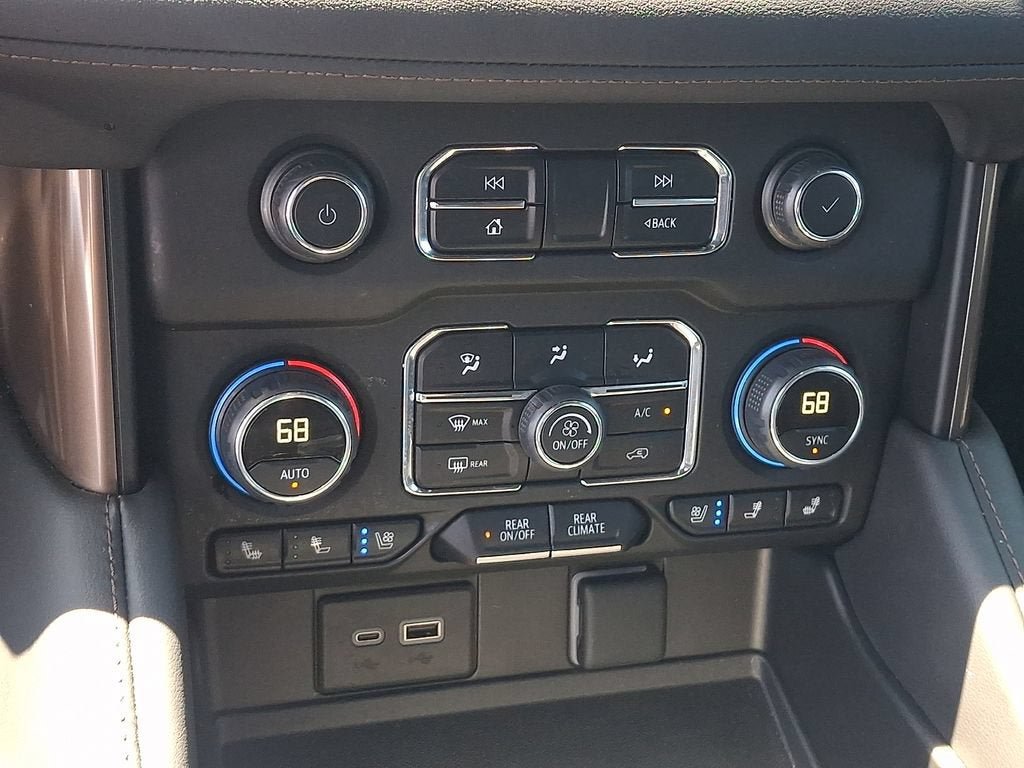 Used 2024 Chevrolet Tahoe High Country AWD/4WD image 15