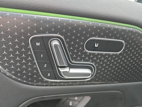 Used 2025 Mercedes-Benz GLA 250 image 29