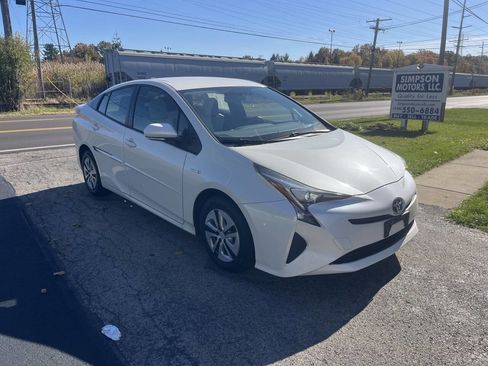 Used 2016 Toyota Prius Two image 17
