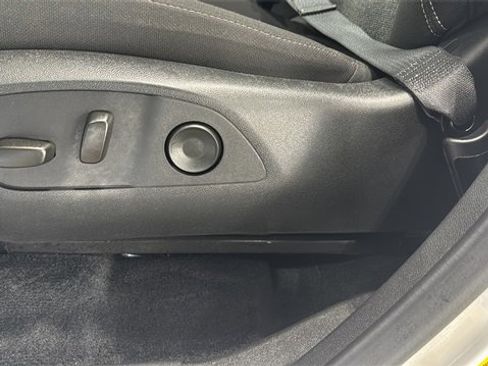 Used 2025 GMC Acadia Elevation image 33