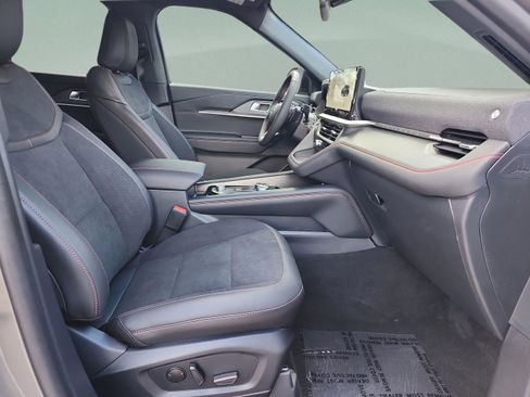 Certified 2026 Ford Explorer ST image 18