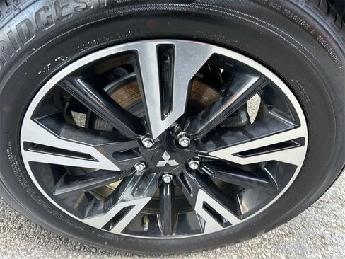 Used 2024 Mitsubishi Eclipse Cross SE image 11