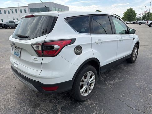 Used 2017 Ford Escape SE FWD image 3