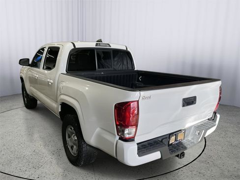 Used 2022 Toyota Tacoma SR image 4