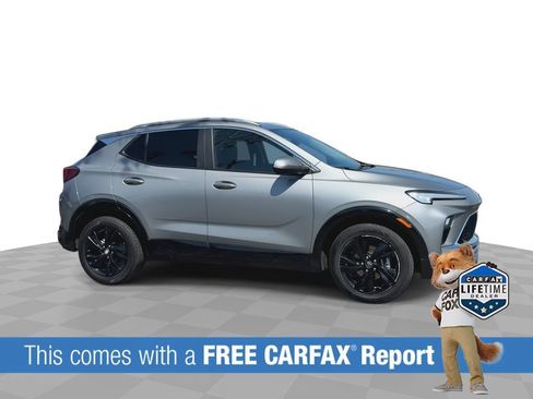 Used 2024 Buick Encore GX Sport Touring FWD image 2