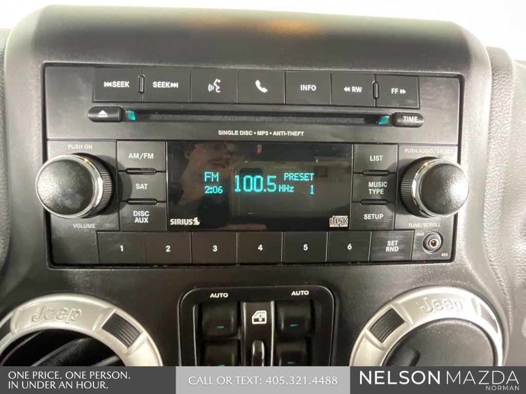 Used 2017 Jeep Wrangler Unlimited Rubicon AWD/4WD image 32