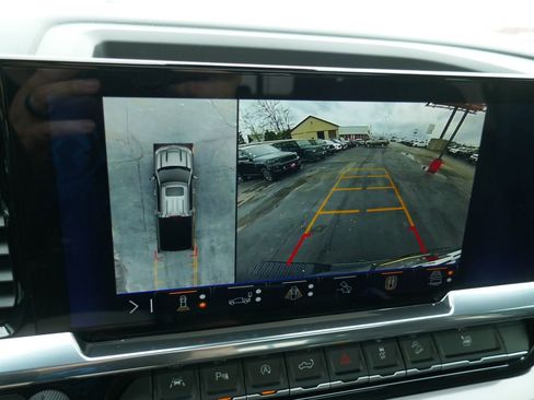 Certified 2026 Chevrolet Silverado 1500 High Country w/ Technology Package AWD/4WD image 36