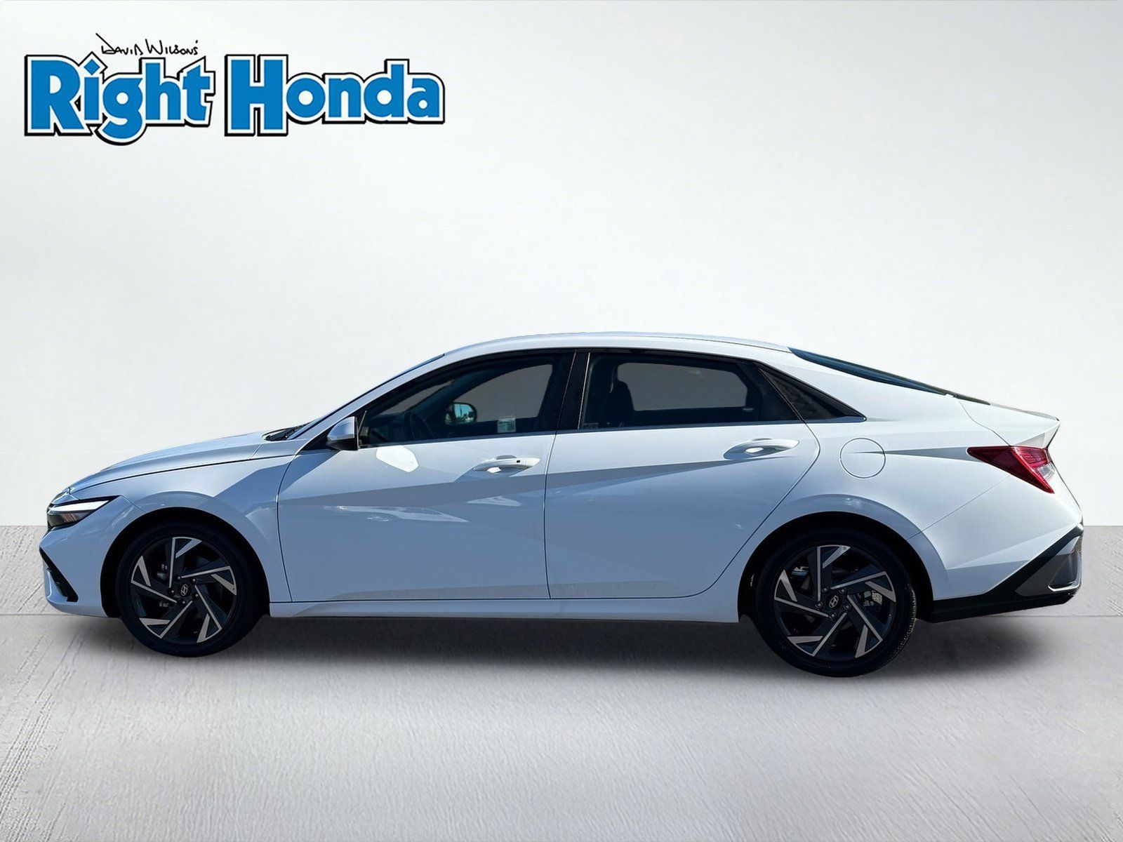 Used 2025 Hyundai Elantra SEL FWD image 3