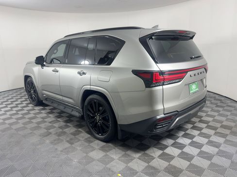 Used 2023 Lexus LX 600 4WD w/ Luxury Package image 3
