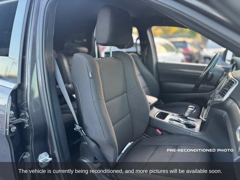 Used 2021 Jeep Grand Cherokee Laredo RWD image 15