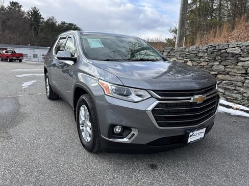 Used 2020 Chevrolet Traverse LT w/ Driver Confidence II Package image 2