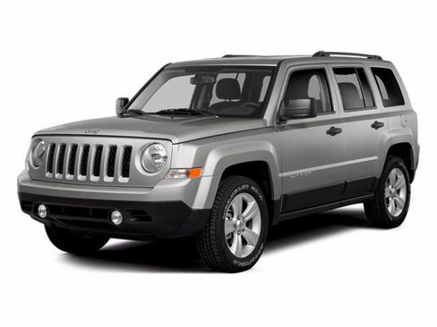 Used 2014 Jeep Patriot Sport w/ Power Value Group FWD image 4