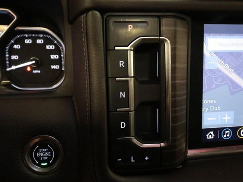 Used 2021 GMC Yukon XL Denali AWD/4WD image 9