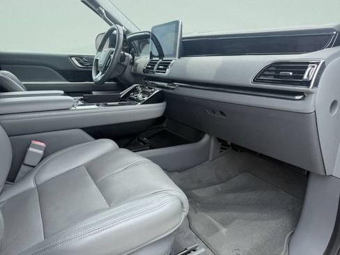 Used 2020 Lincoln Navigator Reserve w/ Luxury Package AWD/4WD image 13