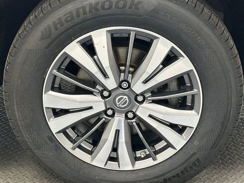 Used 2019 Nissan Pathfinder SV w/ SV Tech Package AWD/4WD image 19